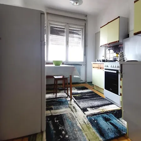 Apartment Apartment- Offers Free Parking And Wi-fi *